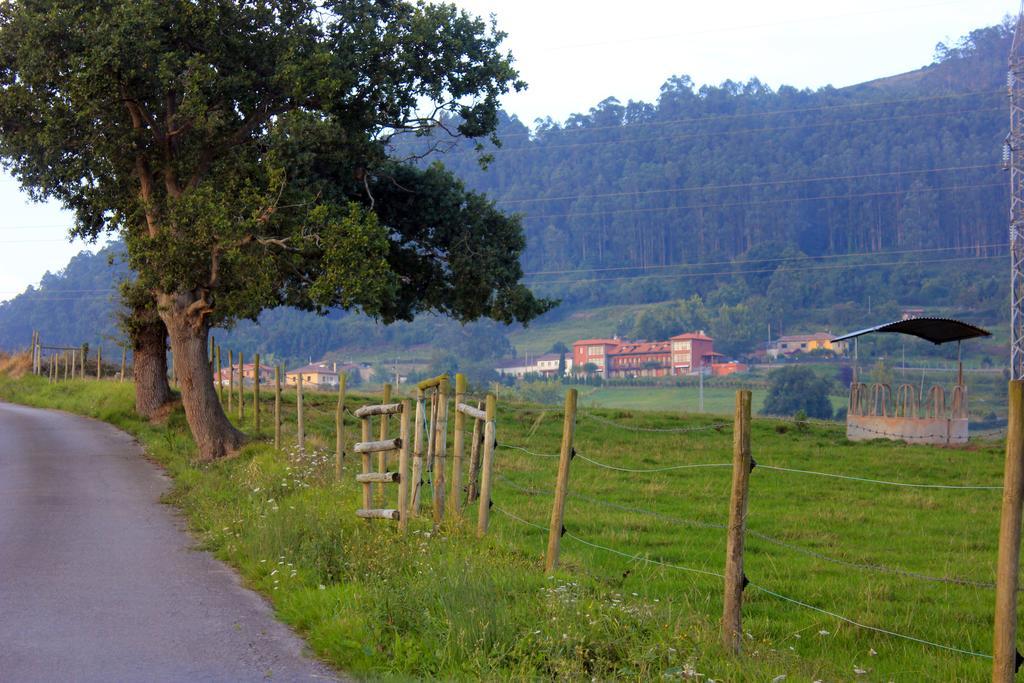 Escuelas De Fuentes Villaviciosa  Esterno foto