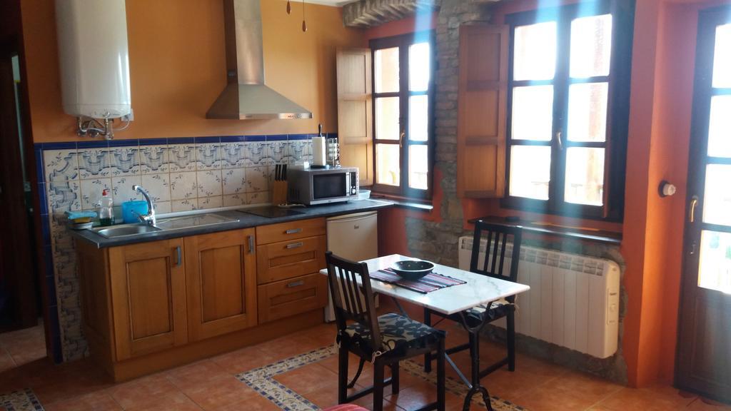 Escuelas De Fuentes Villaviciosa  Esterno foto